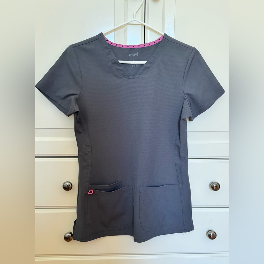 Esthetician scrubs - Picture 3 of 4
